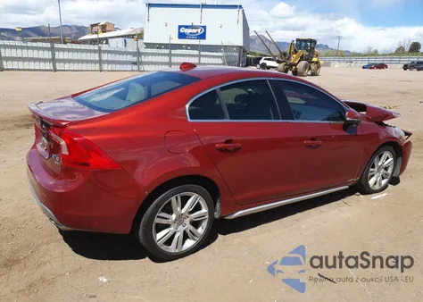 2012 Volvo S60 T6 z USA, uszkodzony, nr VIN YV1902FH4C2057739